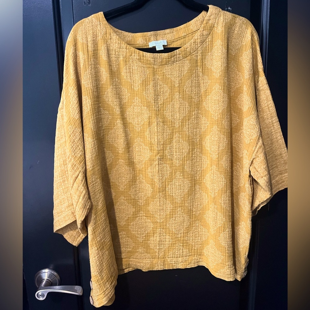 Beautiful Flowy Women’s Blouse